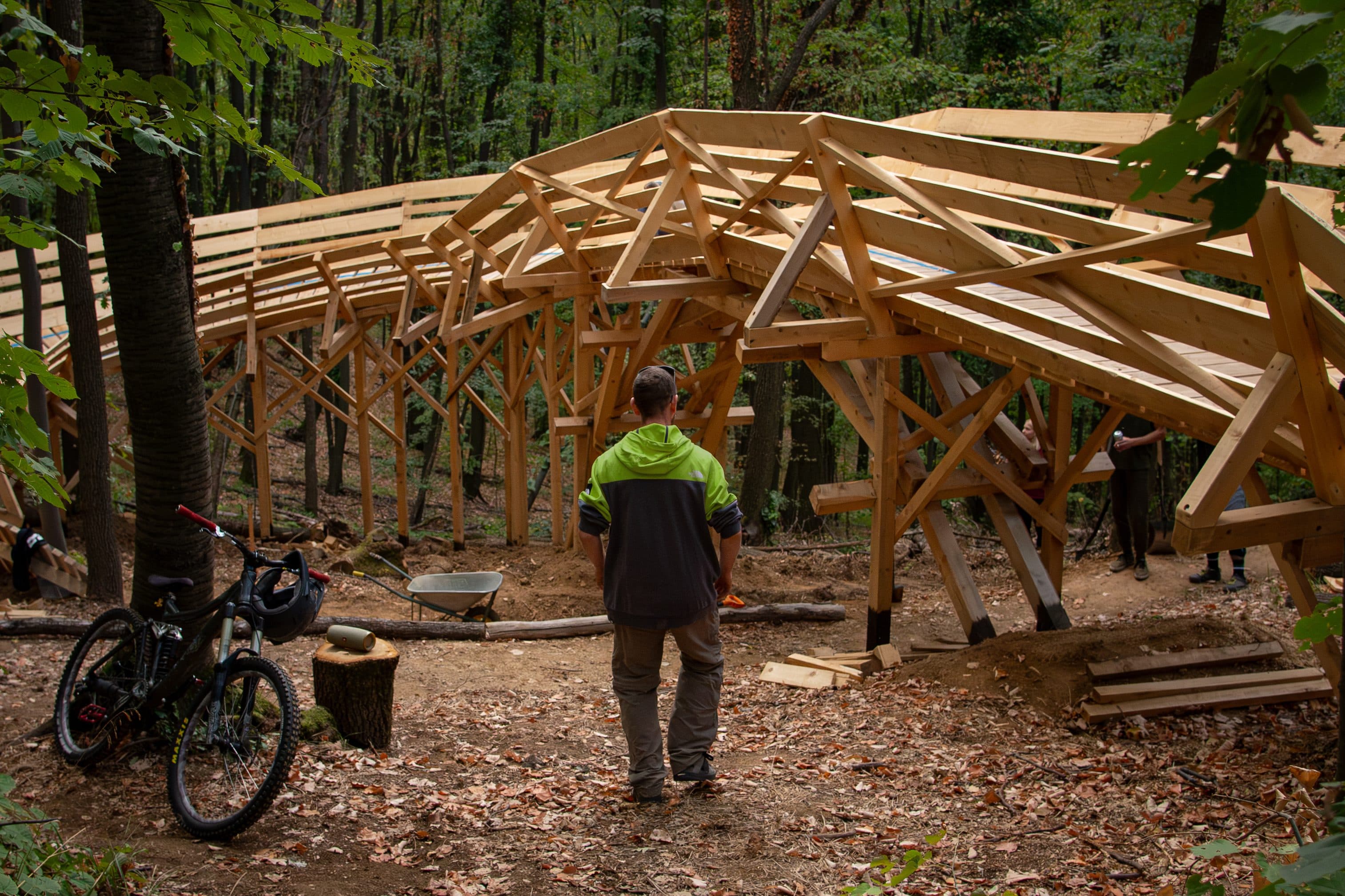 Bike Park Rakovac — vožnja kroz šumu